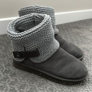 Size 9 barely worn Ugg boots